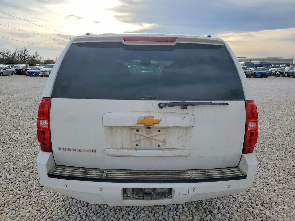 2014 Chevrolet Suburban C1500 ls