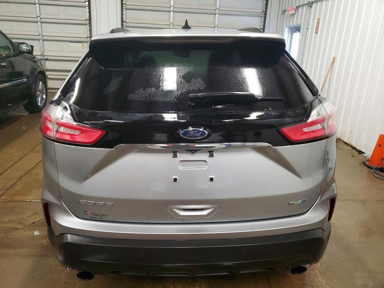 2020 Ford Edge se