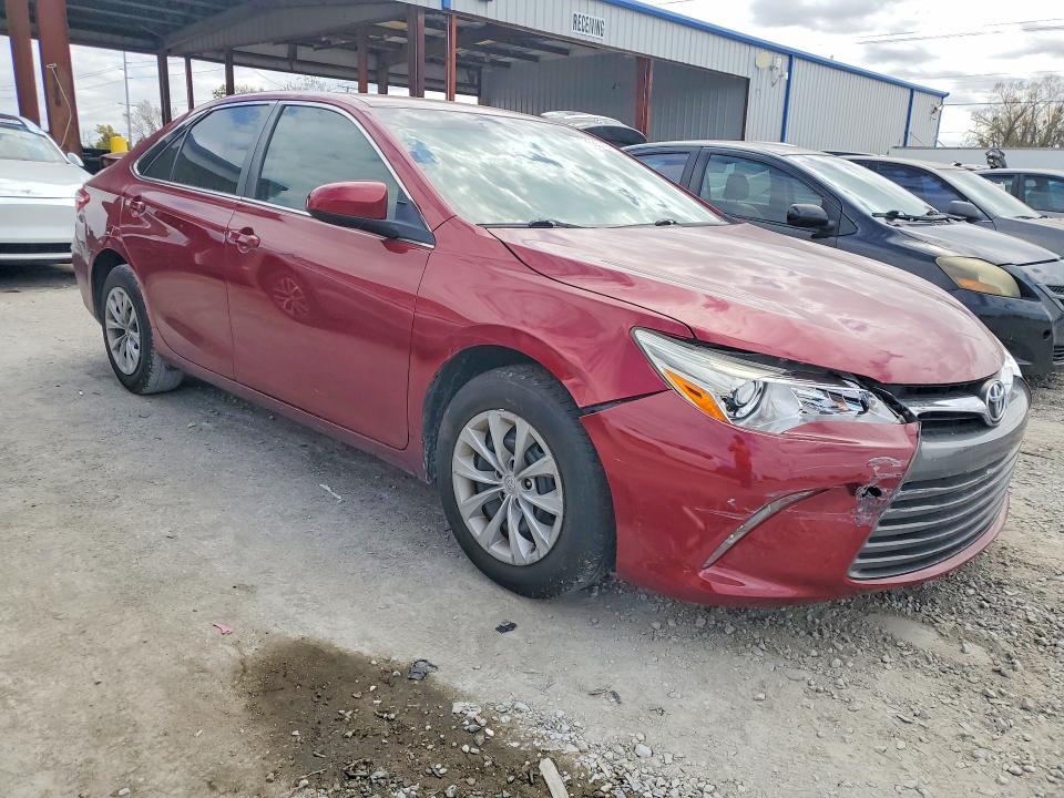 2016 Toyota Camry le
