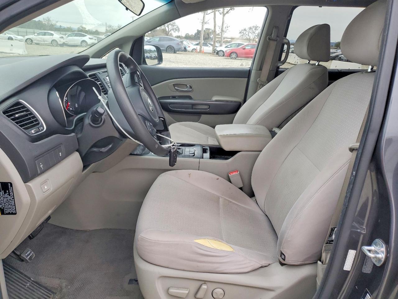 2016 KIA Sedona lx