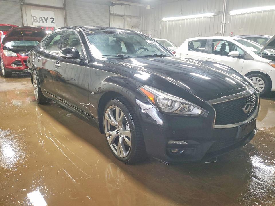 2016 Infiniti Q70 3.7