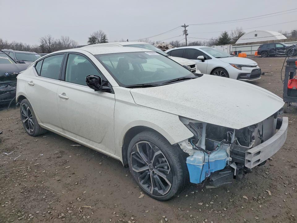 2025 Nissan Altima sr