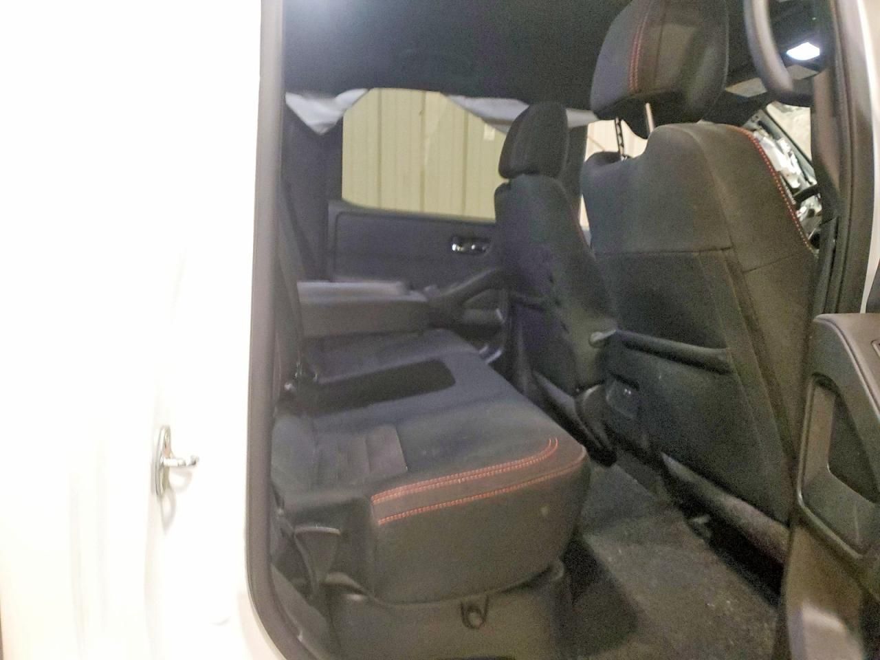 2022 Nissan Frontier s