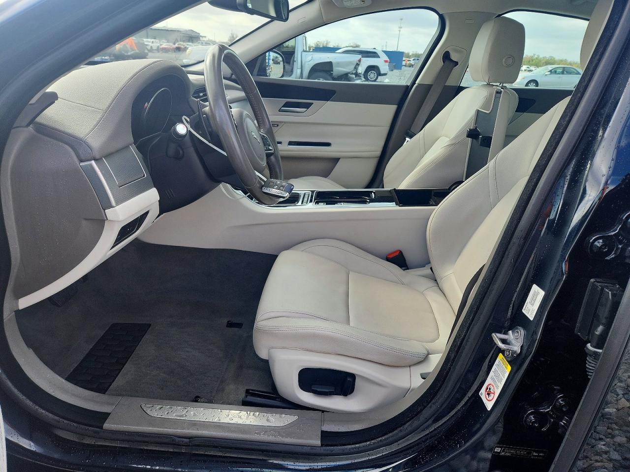 2017 Jaguar Xf Premium