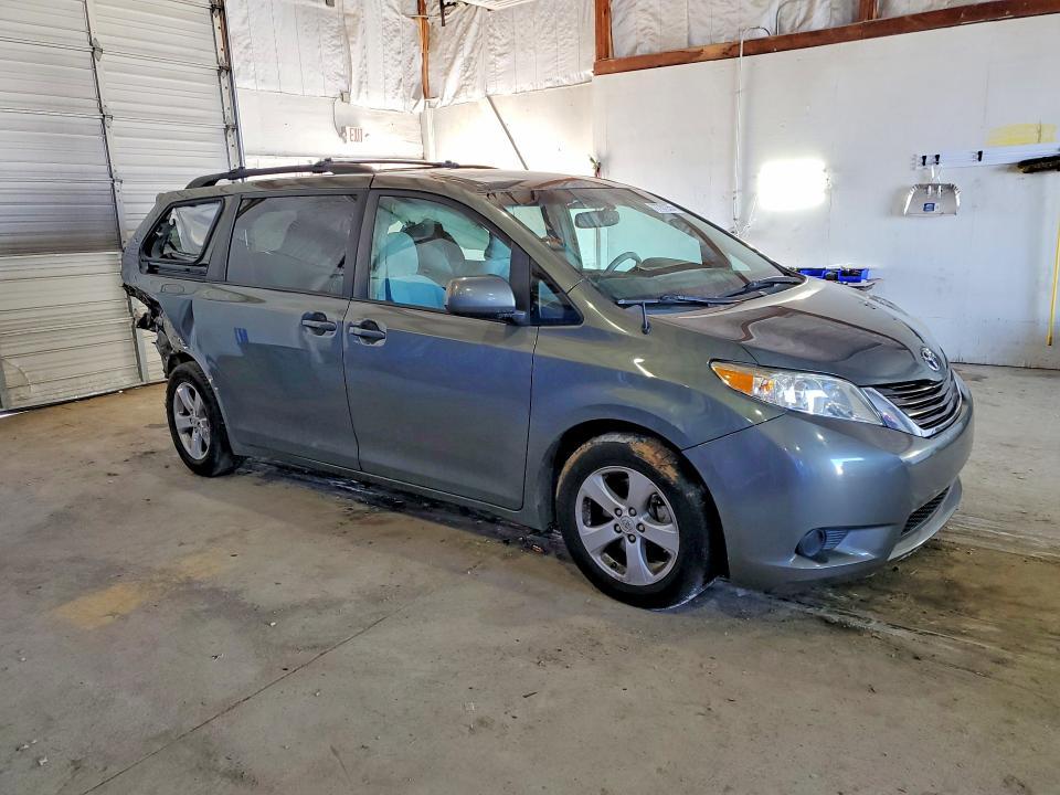 2011 Toyota Sienna le