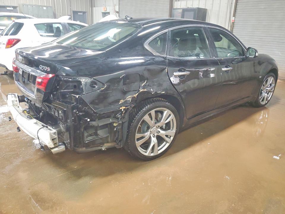 2016 Infiniti Q70 3.7