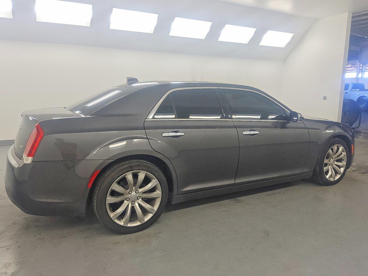2018 Chrysler 300 Limited