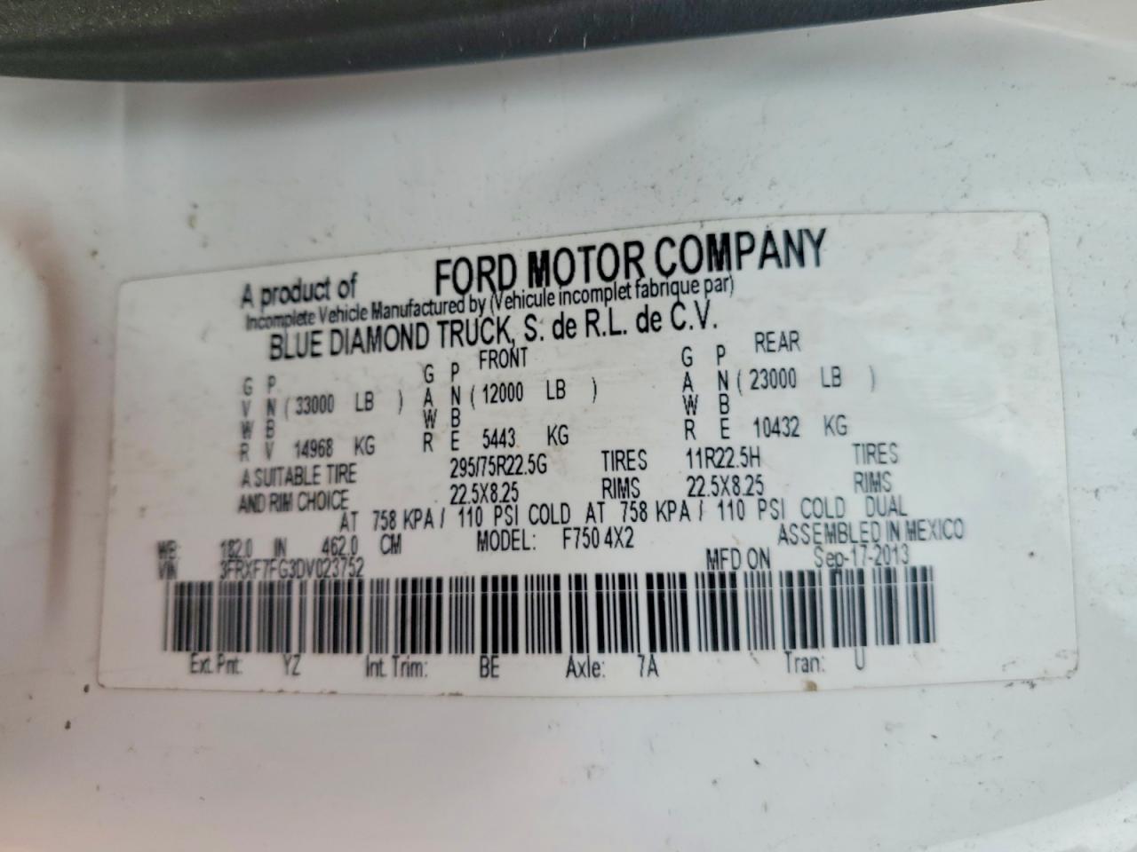 2013 Ford F750 Super Duty Flatbed Truck