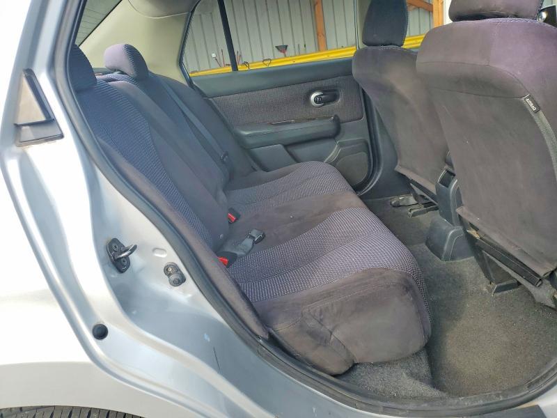 2011 Nissan Versa s