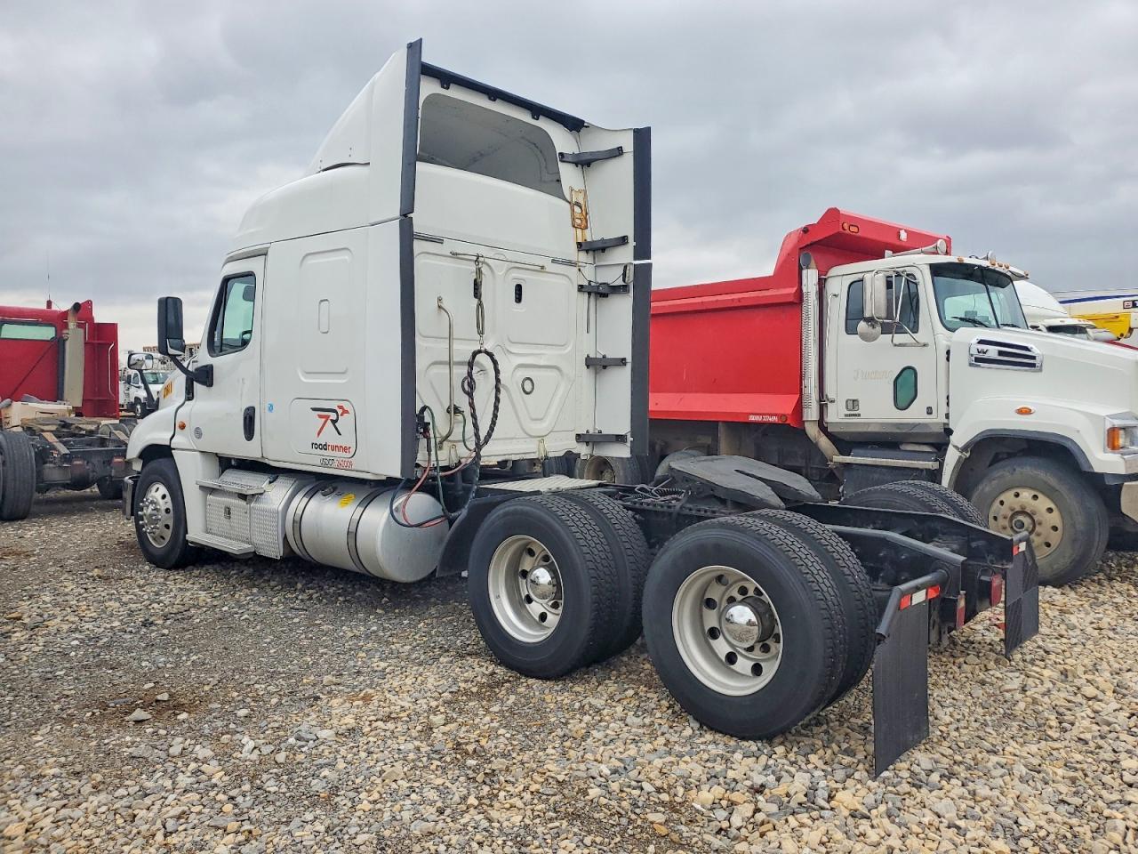 2018 Freightliner Cascadia 125 Semi Truck