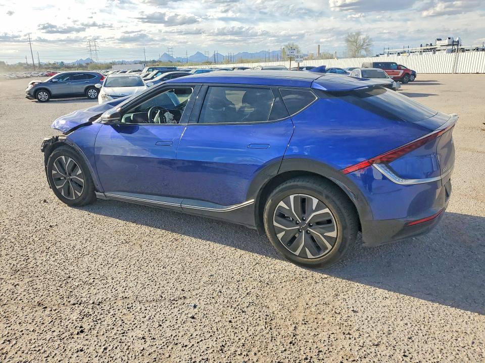 2023 KIA EV6 Light