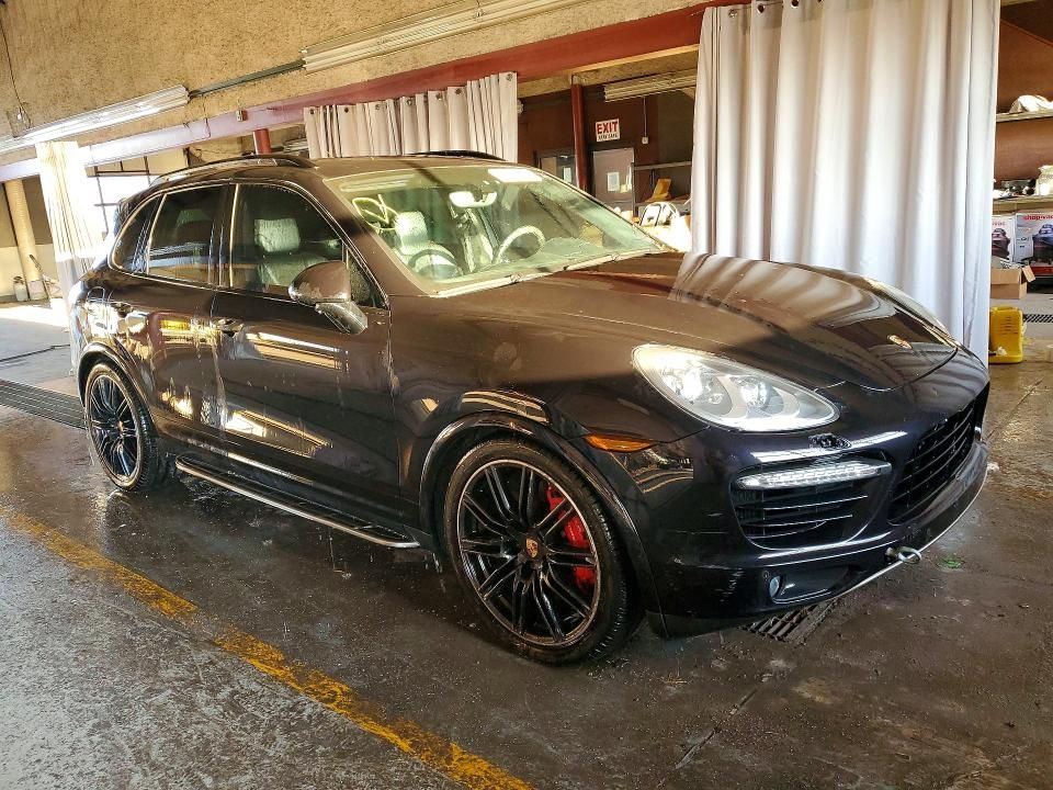2014 Porsche Cayenne Turbo