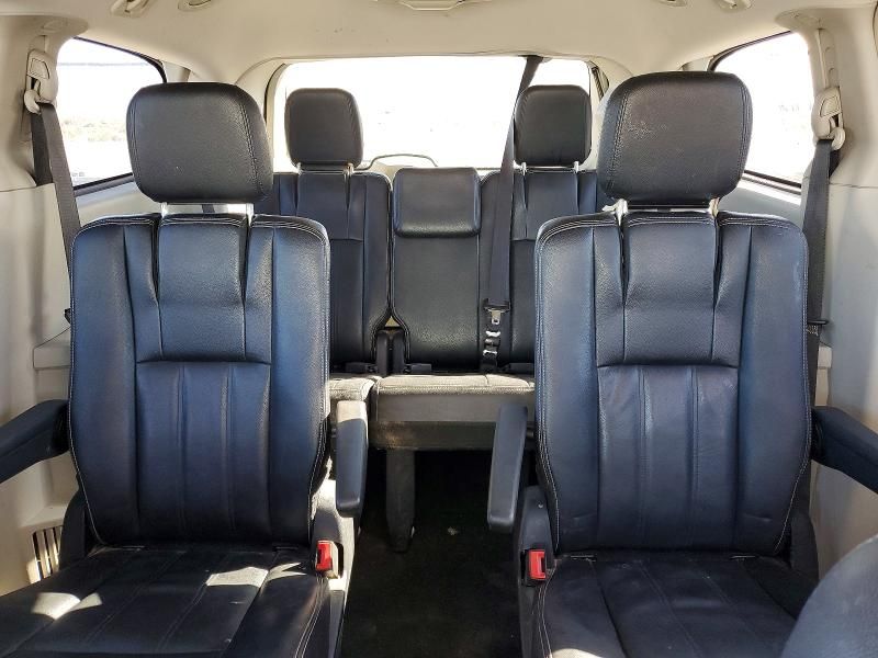 2016 Chrysler Town & Country Touring