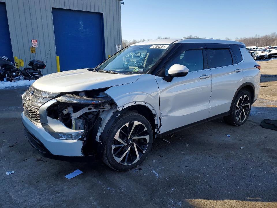 2022 Mitsubishi Outlander es