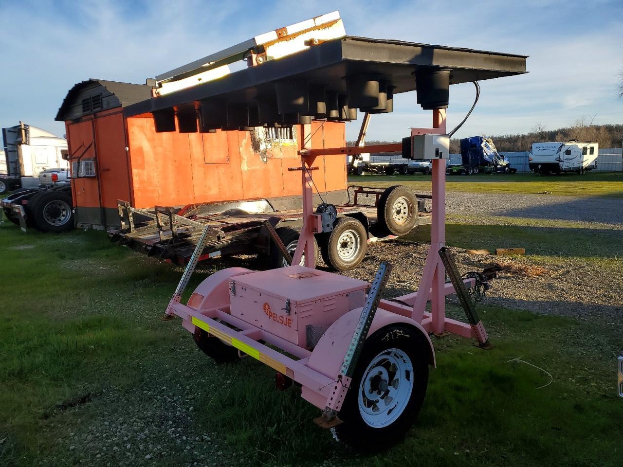 2001 Pelsue UE P25LS P71 Arrow Board Trailer