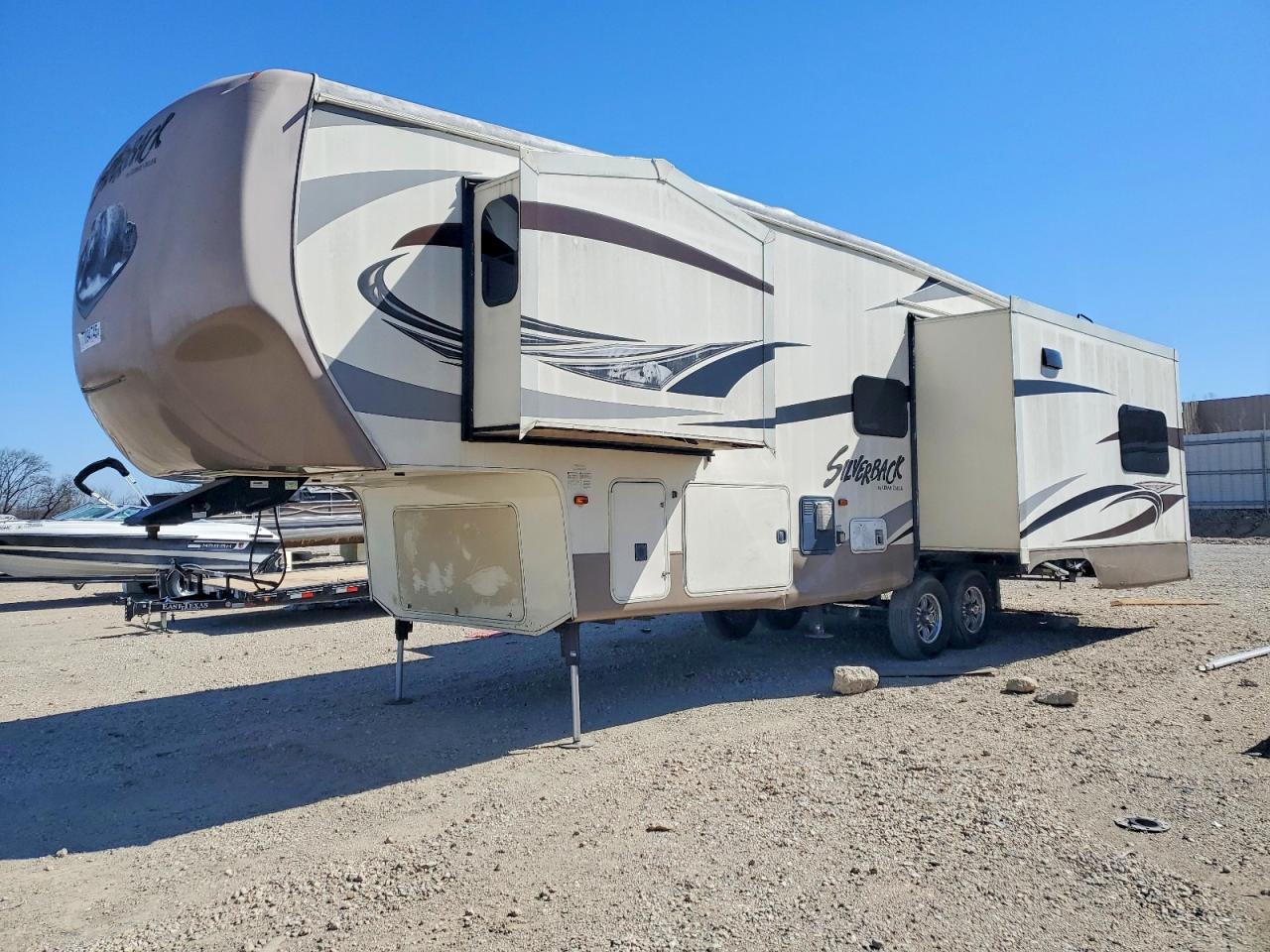 2015 Cedar Creek 2015 Forest River Silverback Camper