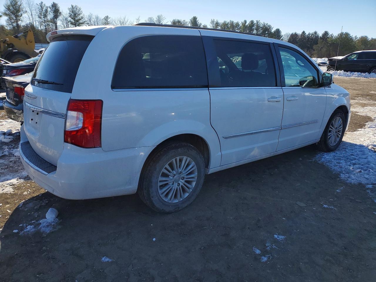 2015 Chrysler Town & Country Touring l