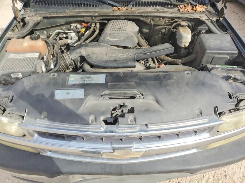 2004 Chevrolet Suburban C1500