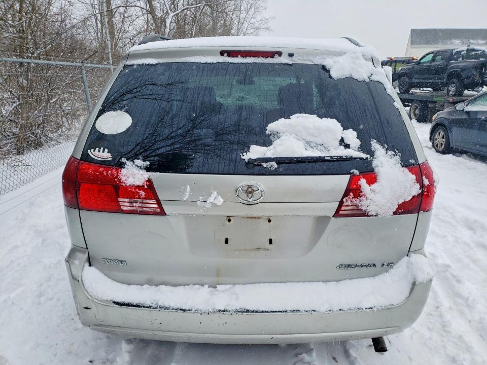 2005 Toyota Sienna ce 7-passenger