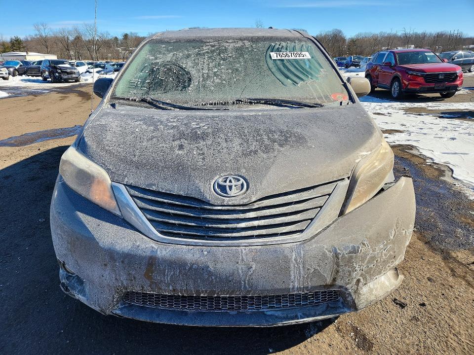 2011 Toyota Sienna xle