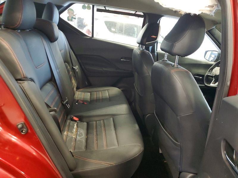 2020 Nissan Kicks sr