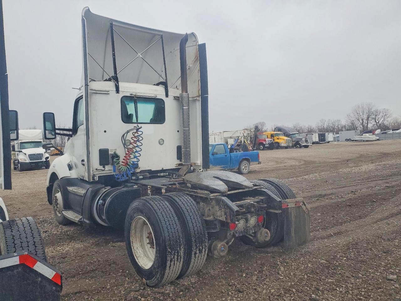 2016 Kenworth T680-Semi Truck