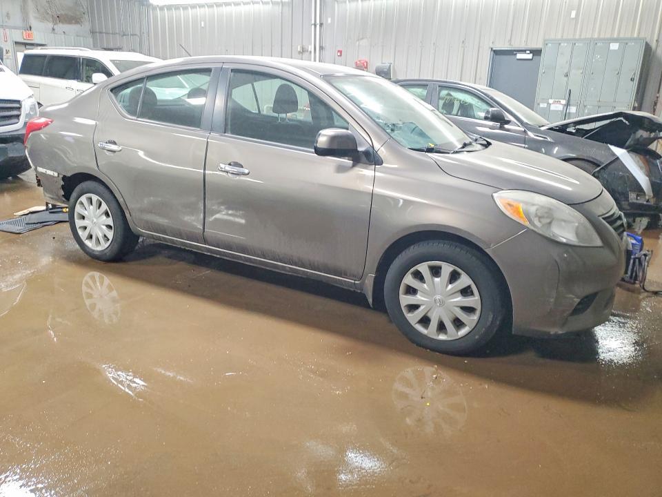2012 Nissan Versa 1.6 s