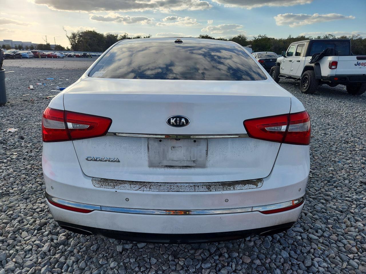 2014 KIA Cadenza Premium