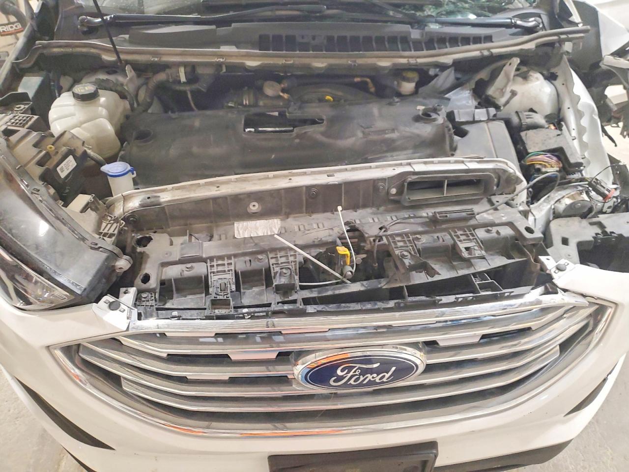 2020 Ford Edge se