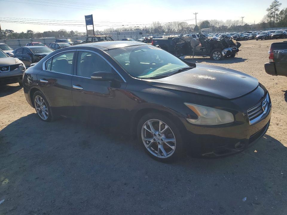 2014 Nissan Maxima s