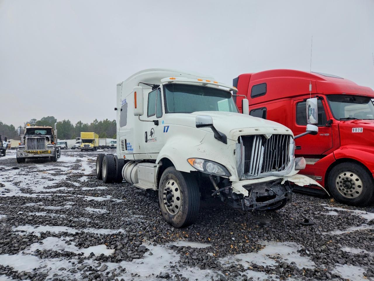 2016 International LF687 Semi Truck