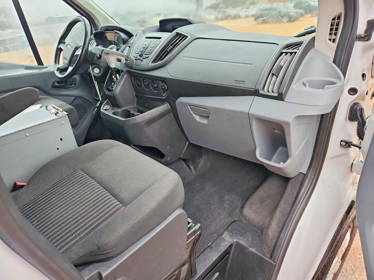2017 Ford Transit van T-250 lo