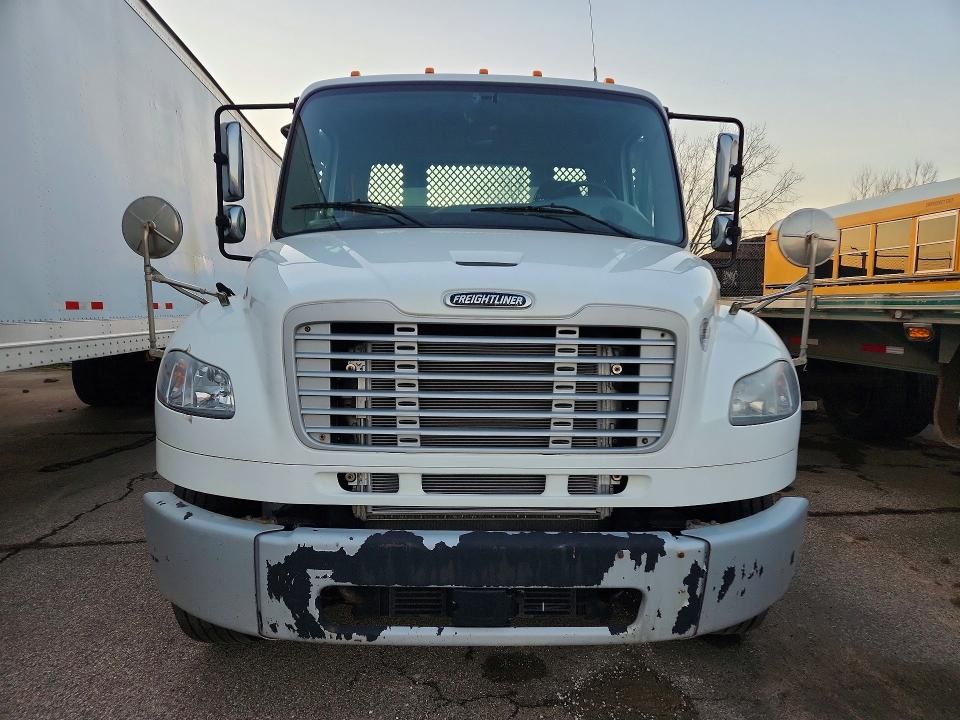 2017 Freightliner Business Class M2 Flatbed Truck