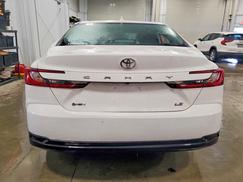 2025 Toyota Camry le