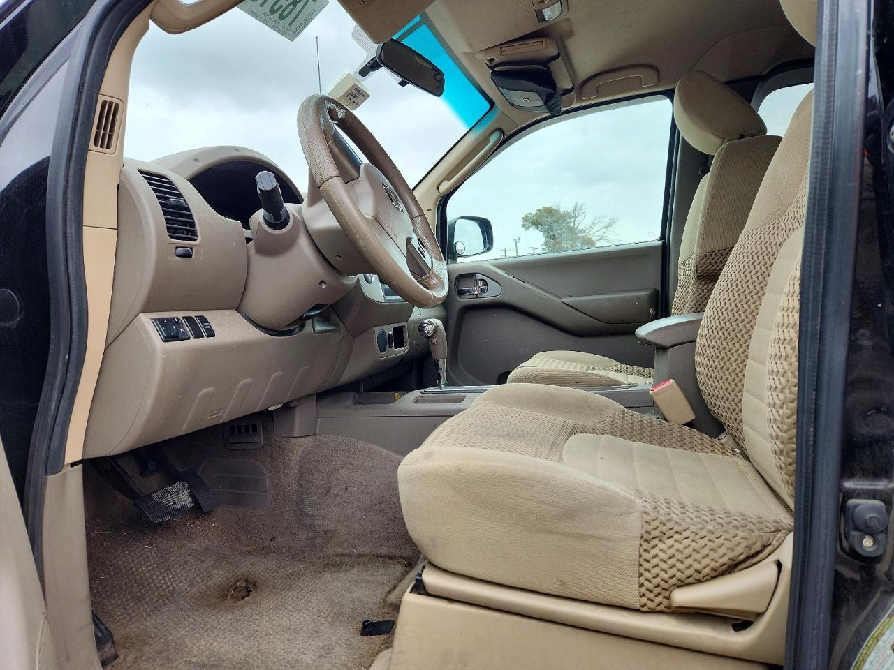 2011 Nissan Frontier s