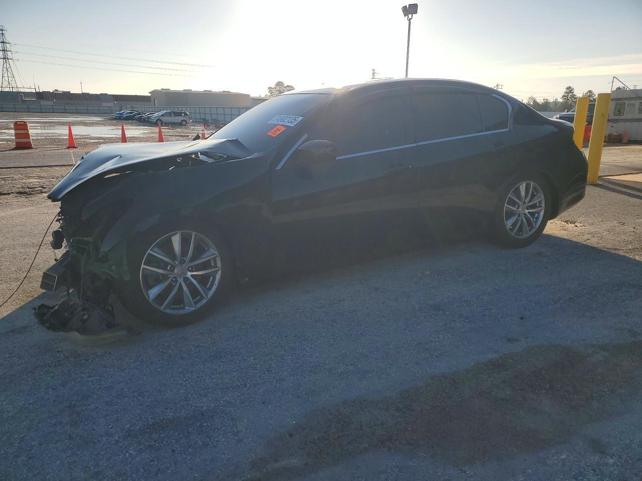 2015 Infinity Q40