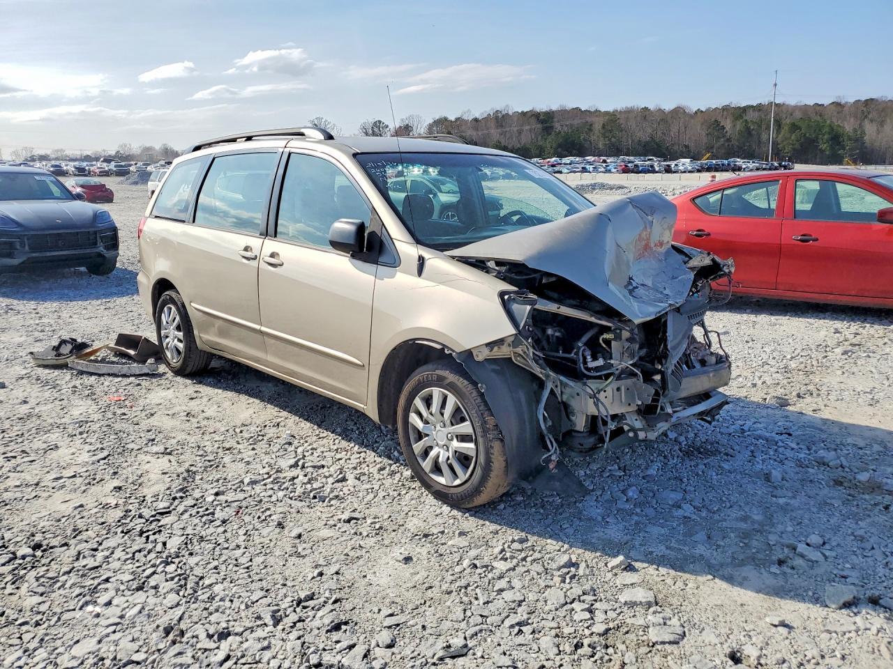 2005 Toyota Sienna ce 8 Passenger