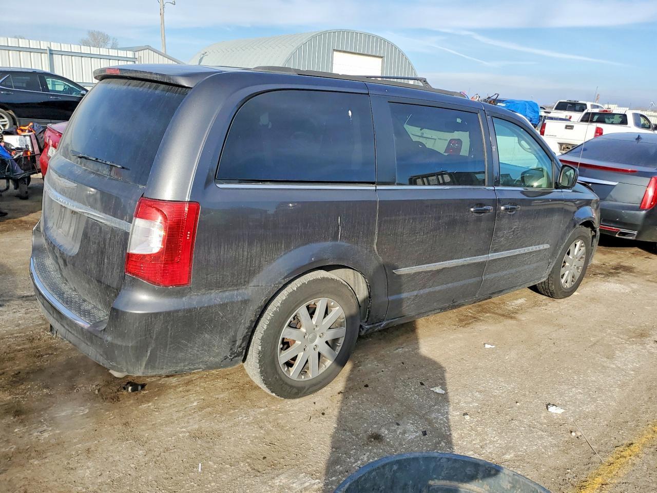 2016 Chrysler Town & Country Touring