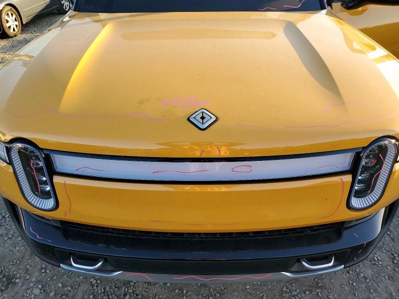 2023 Rivian R1S Adventure