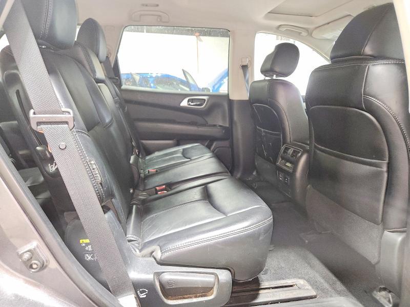 2018 Nissan Pathfinder s