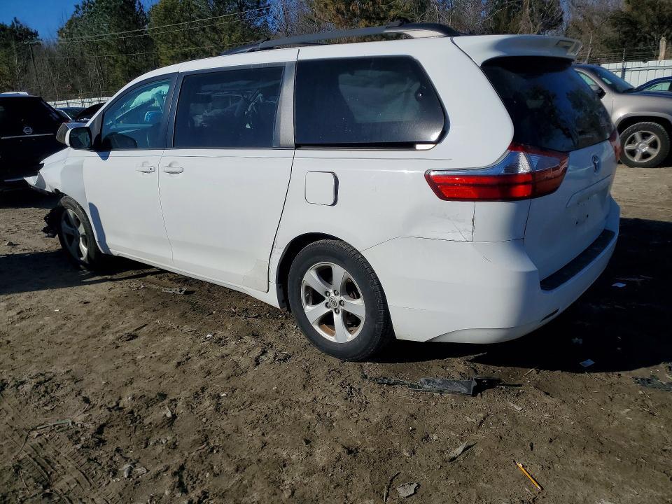 2015 Toyota Sienna le