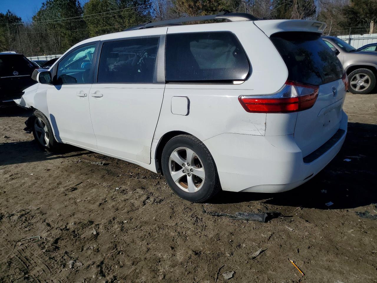 2015 Toyota Sienna le