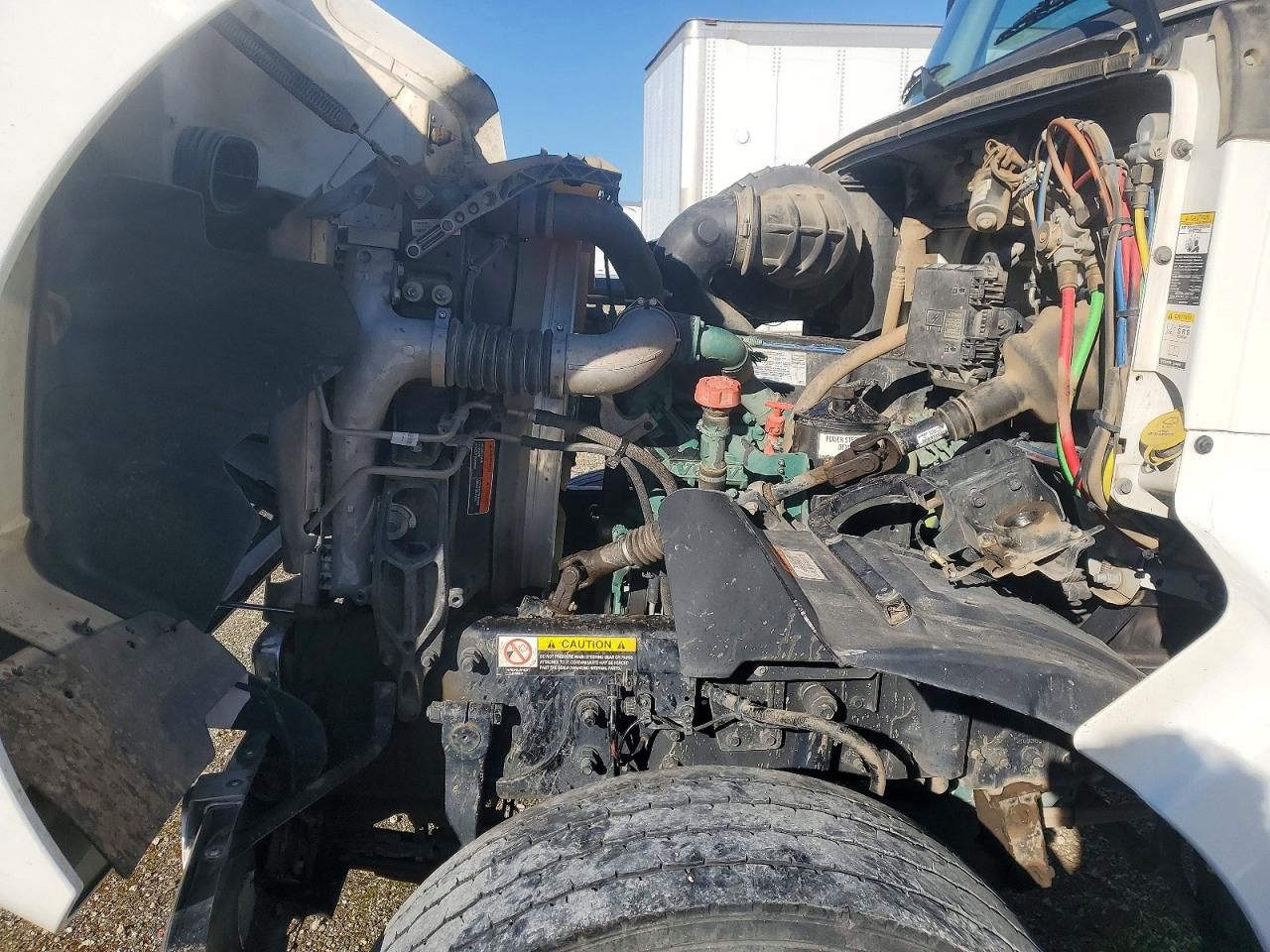 2014 Volvo VHD BOX Truck