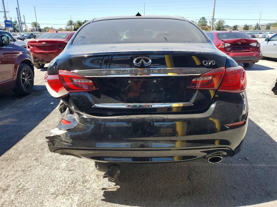 2015 Infiniti Q70 3.7