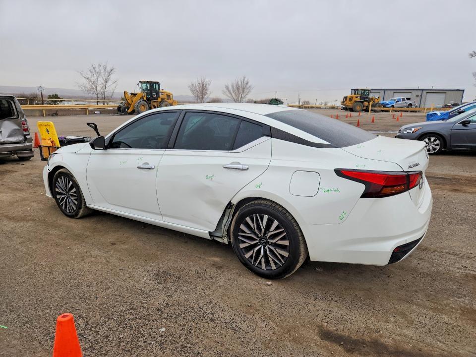 2024 Nissan Altima sv