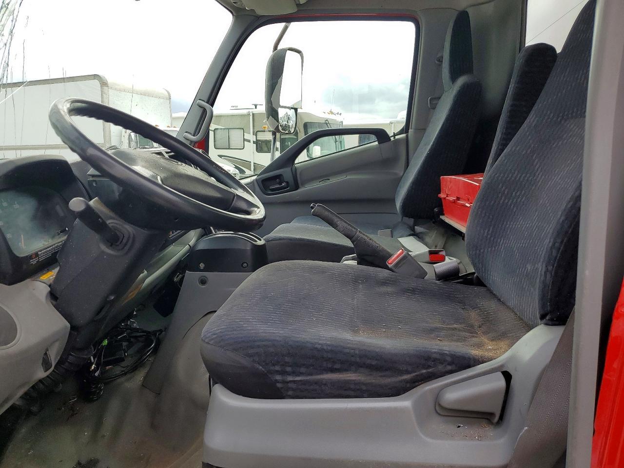 2019 Hino 195 BOX Truck