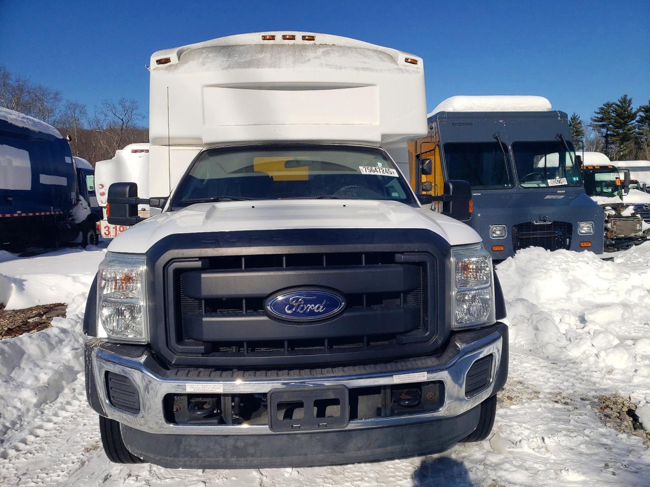 2015 Ford F550 Super Duty Shuttle Bus