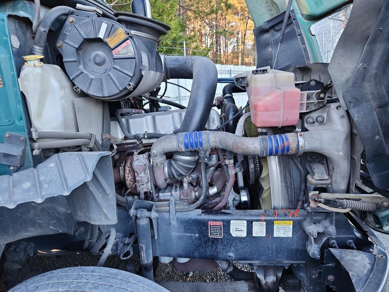2015 Mack CXU612 Semi Truck