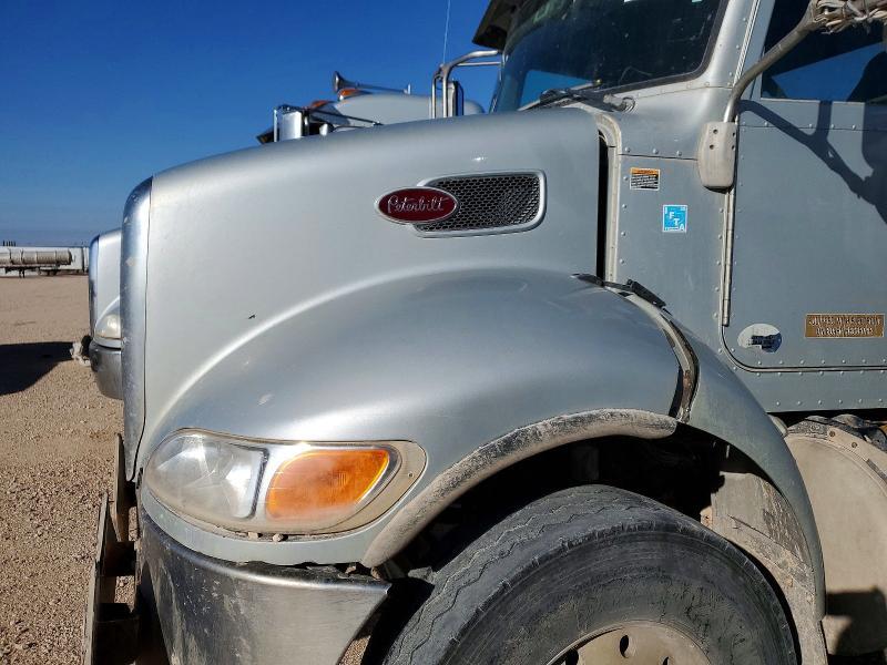 2015 Peterbilt 348 Fuel Truck