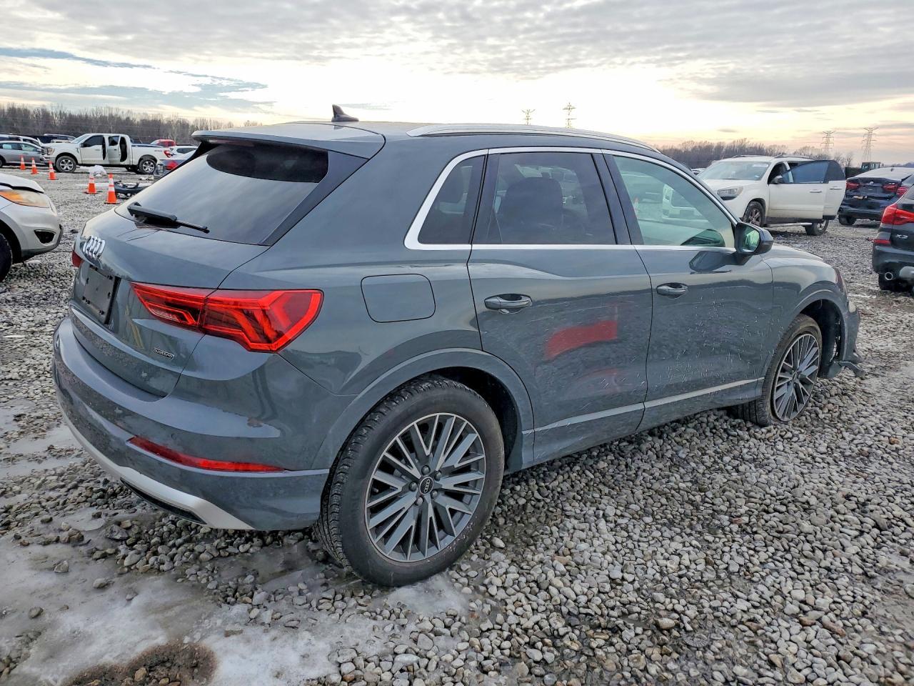 2022 Audi Q3 Premium 40